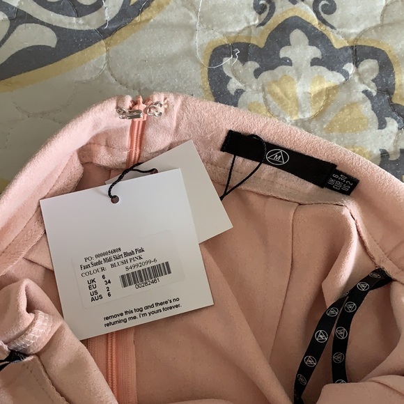 NWT missguided faux suede skirt - Picture 3 of 3